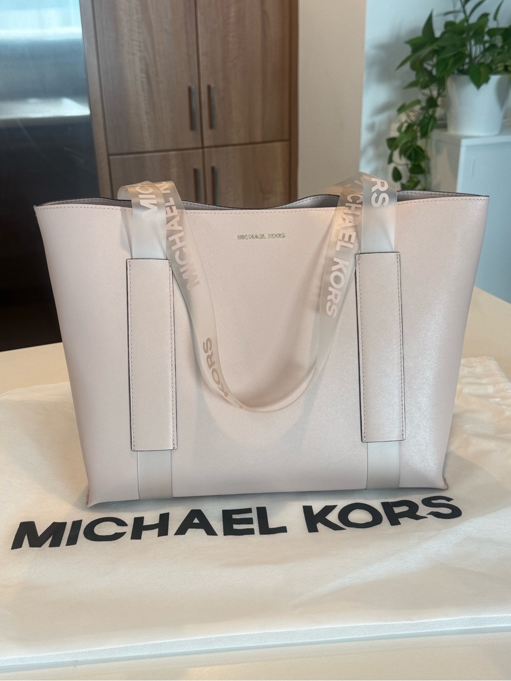 Michael Kors Light Pink Tote with Logo Strap